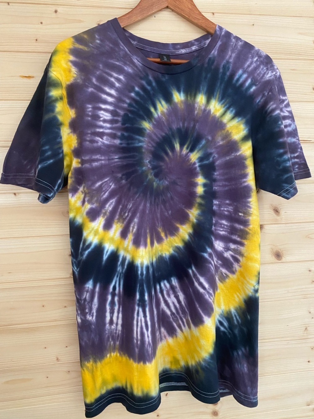 GILDAN SoftStyle Tie Dye Tee Size Medium Boho Festival Casual Unisex T-Shirt - Picture 3 of 11
